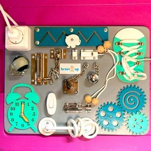 Brain Up Baby sensory board